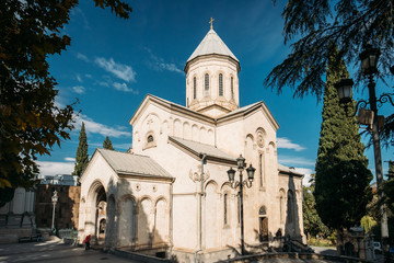Fototapeta premium Tbilisi Georgia. Kashveti Church Of St. George, White Georgian Orthodox Church Of Cross-Dome Style