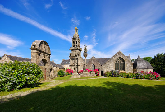 Plomodiern Sainte-Marie du Menez Hom in der Bretagne, Frankreich - Plomodiern Sainte-Marie du Menez Hom in Brittany