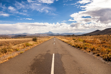 The road to Nieu Bethesda.