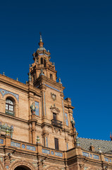 Fototapeta na wymiar Spagna: dettagli delle decorazioni e degli edifici di Plaza de Espana, la piazza più famosa di Siviglia costruita nel 1928 per l'esposizione Iberoamericana del 1929