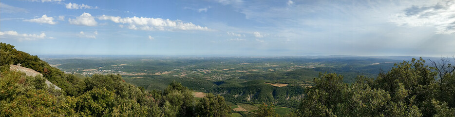 Les falaises du Pic Saint-Loup