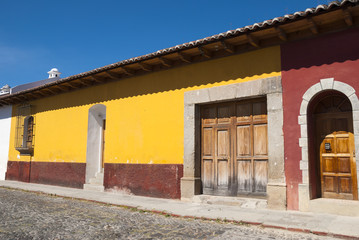Fototapeta na wymiar Street in La Antigua Guatemala, national and foreign tourism, World Heritage Site by UNESCO in 1979.