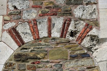 mur