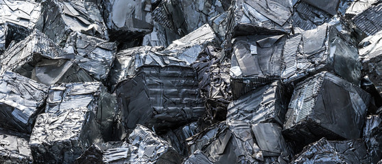 Metallschrott aus der Schrottpresse