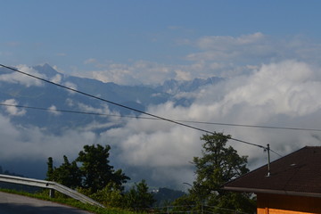 Berglandschaft mit Wolken