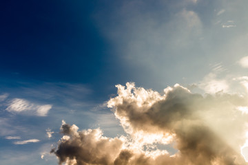 Obraz premium colorful dramatic sky with cloud at sunset