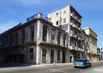 Naklejka na ściany i meble in den Straßen von Havanna auf Kuba, Karibik