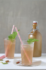 Rhabarber-Limonade