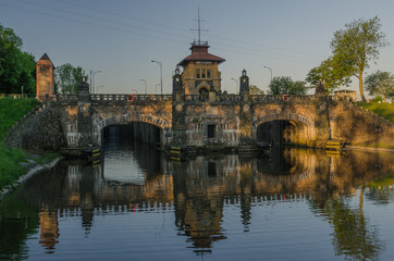 Fototapeta premium Historical sluice on Vlatava river, Horin, Czech Republic