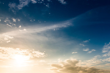 Obraz premium colorful dramatic sky with cloud at sunset