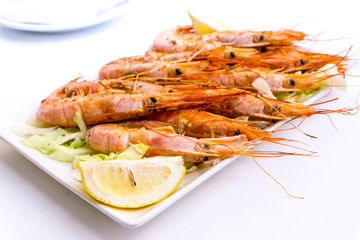 fries cuisine shrimp and lemon