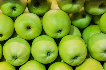 Fresh apples