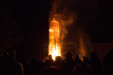 Johannisfeuer in Feldkirch-Gisingen mit Feuerwerk