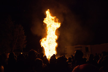 Fototapeta na wymiar Johannisfeuer in Feldkirch-Gisingen mit Feuerwerk