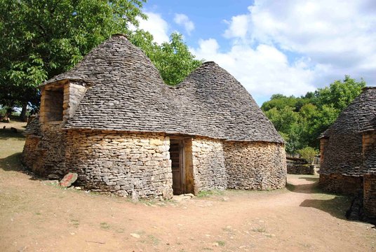 Cabane en pierres s&egrave;ches P&eacute;rigord, Breuil