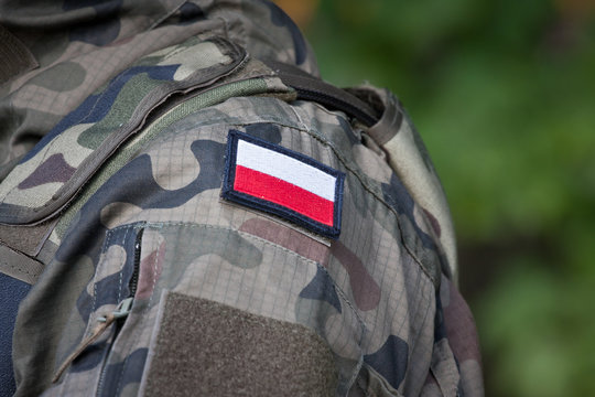 Mundur żołnierski i flaga
