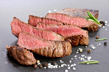 aufgeschnittenes Steak