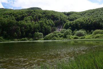 Lago fra gli Appennini (Italia)