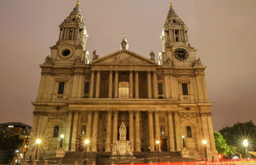 Fototapeta na wymiar The Saint Paul's Cathedral in London , United Kingdom