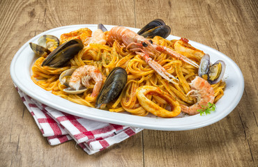 Menú de pasta con marisco
