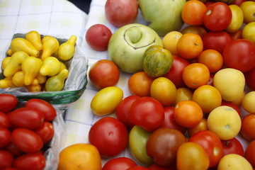 Heirloom tomatoes for sale during the Saturday Farmers Market