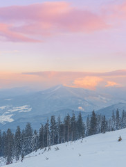 Obraz premium majestic sunset in the winter mountains