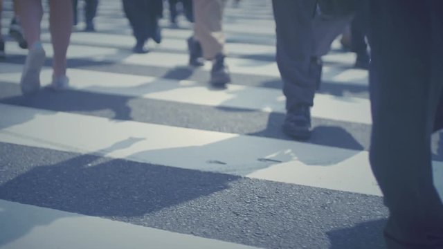 intersection、walking、traffic jam、Office worker、Businessman、Attendance、crosswalk、Tokyo、Japan、横断歩道、歩く、足元、雑踏、出勤、サラリーマン、ビジネスマン、渋谷、Shibuya、