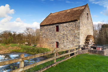 Fototapeta na wymiar Horizontal Mill in Bunratty Folk Park, Ireland