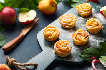 Apple Rose mini tarts