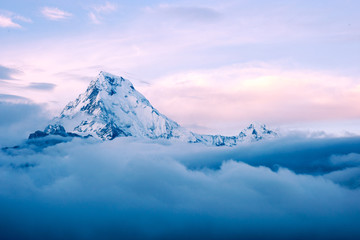 Blick vom Poon Hill auf den Annapurna South und den Hiunchuli