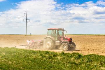Obraz premium Tractor in the field