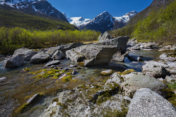 Fototapeta na wymiar View from the hiking path leading to the Briksdalsbreen Glacier