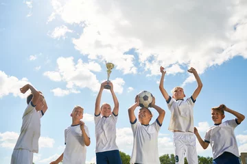 Foto op Plexiglas Junior Football Team Celebrating Victory © Seventyfour