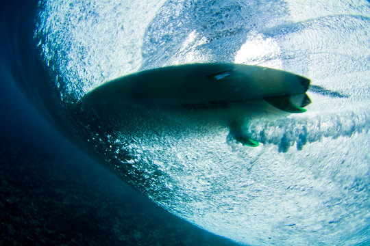 Underwater Surf