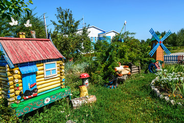 Decorative architectural elements in landscape design, Russia