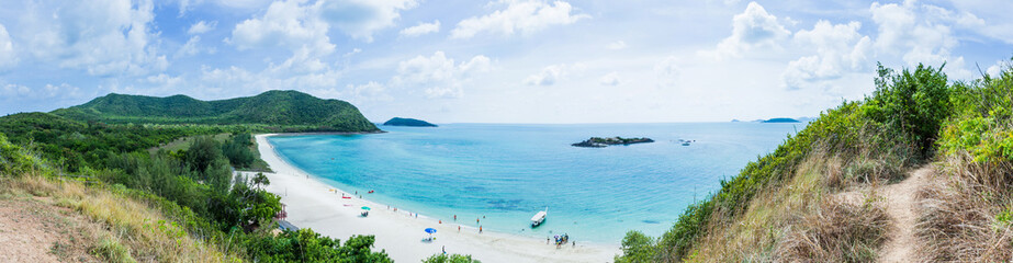 Fototapeta na wymiar Samaesarn Island, panorama, Chonburi in Thailand, Koh Samaesarn, The Beach