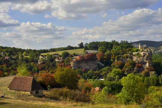 Paysage d'Automne à Lacave (46200), département du Lot en région Occitanie, France