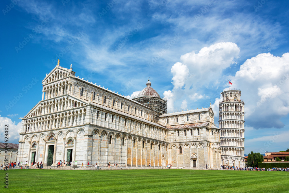 Wall mural Leaning tower of Pisa and the cathedral (Duomo) in Pisa, Tuscany, Italy