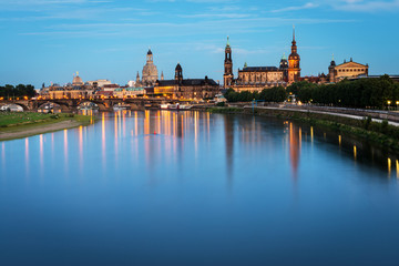 Fototapeta premium Skyline of Dresden at dusk
