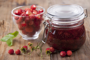Jam from wild strawberry © severga