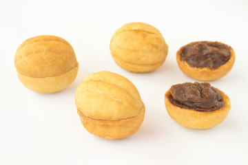 Cookies in the form of balls with chocolate filling