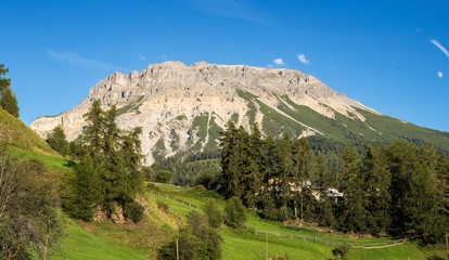 Fototapeta na wymiar Italien - Lombardei - Graun am Reschensee
