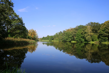 Fototapeta na wymiar Pond, where you can relax