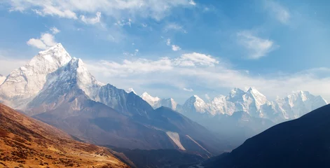 Papier Peint photo Everest mount Ama Dablam on the way to Mount Everest Base Camp