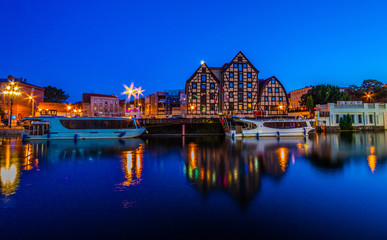 Old Town and granaries by the Brda River at night. Bydgoszcz. Poland - obrazy, fototapety, plakaty