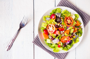 mix fruit and vegetable salad