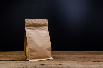 Aluminium foil coffee bag - 168562419