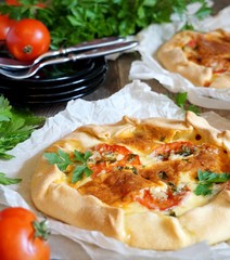 Galette with tomatoes and mozzarella