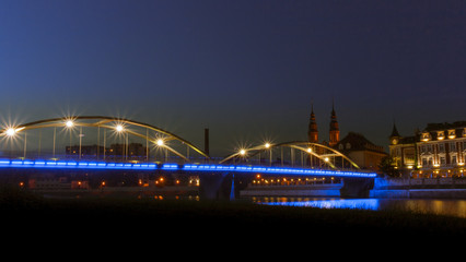 Fototapeta na wymiar Opole nocą