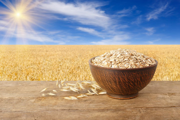 uncooked oatmeal in bowl